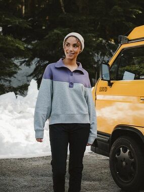 Tentree Womens Mock Neck
1/4 Button Color Block Fleece Sweatshirt – Size L NWT